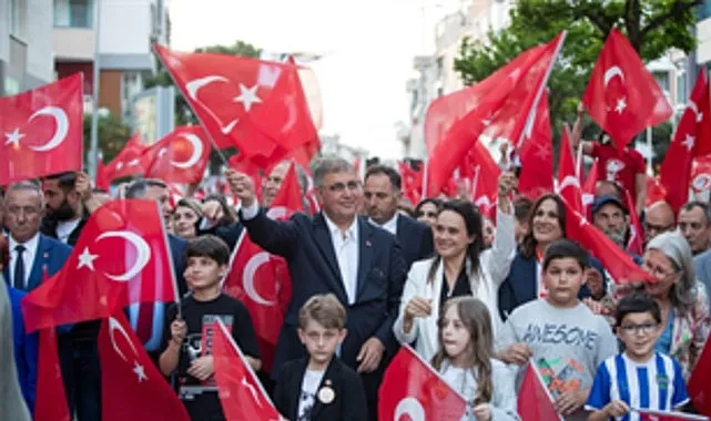23 Nisan coşkusu İzmir'de sokaklara taştı haberi