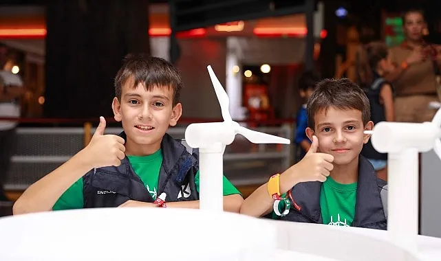 23 Nisan’a Özel Yenilenebilir Enerji Boyama Atölyesi’nde Çocukların Hayalleri Renklendi haberi