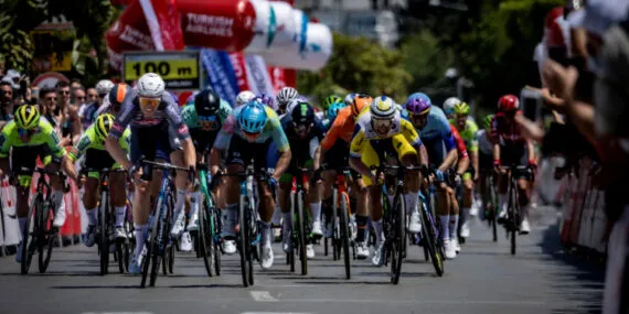 60. turda ilk etabı Simon Dehairs kazandı