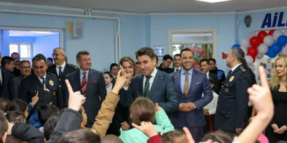 “Ailemizin Polisi Okulda” projesi kapsamında kütüphane açıldı haberi
