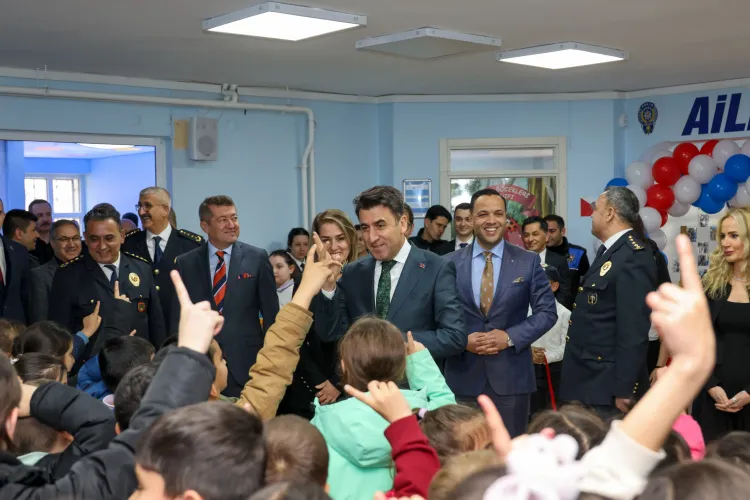 “Ailemizin Polisi Okulda” projesi kapsamında kütüphane açıldı haberi