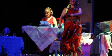 Aktif Yaşlı Merkezi tiyatrocuları sahnede parladı haberi