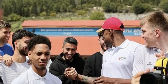 Aliağa’nın Profesyonel Kulüpleri Bir Araya Geldi haberi