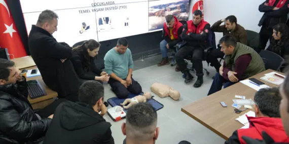 Ankara Keçiören'de 'Afet Müdahale'ye ilk yardım eğitimi haberi