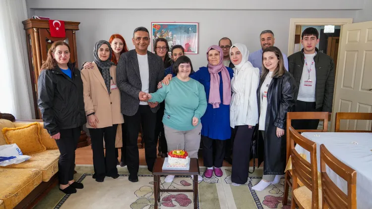 Ankara Keçiören'de özel bireylere sürpriz doğum günü haberi
