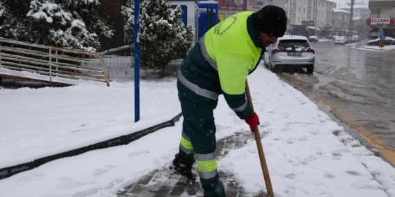 Ankara Keçiören’de kar yağışına hızlı müdahale haberi