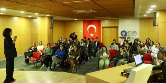 Antalya Büyükşehir’de gençlere AB fırsatları toplantısı haberi
