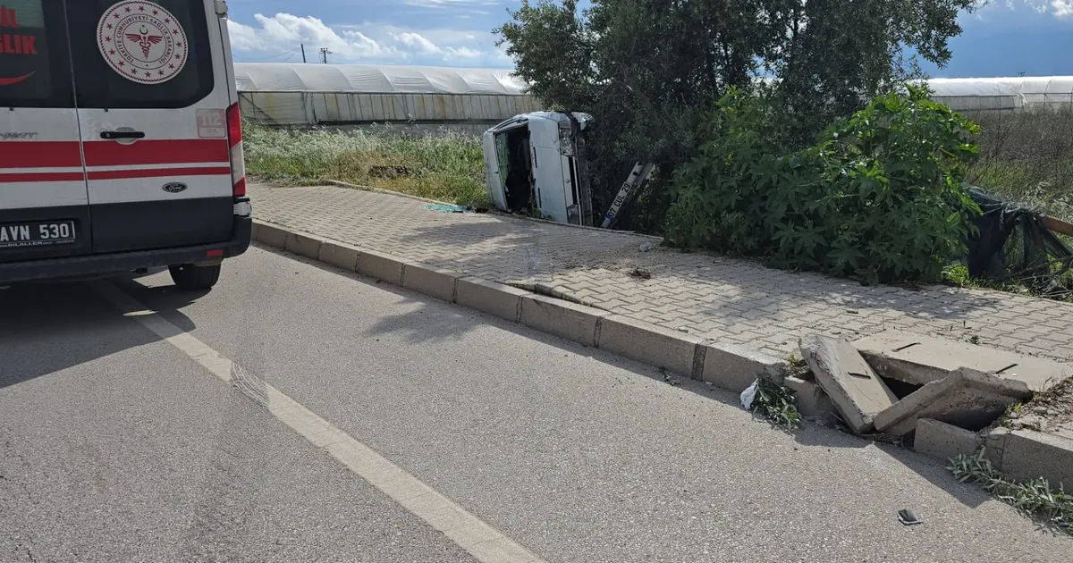 Antalya Kumluca'da trafik kazası: 2 yaralı haberi