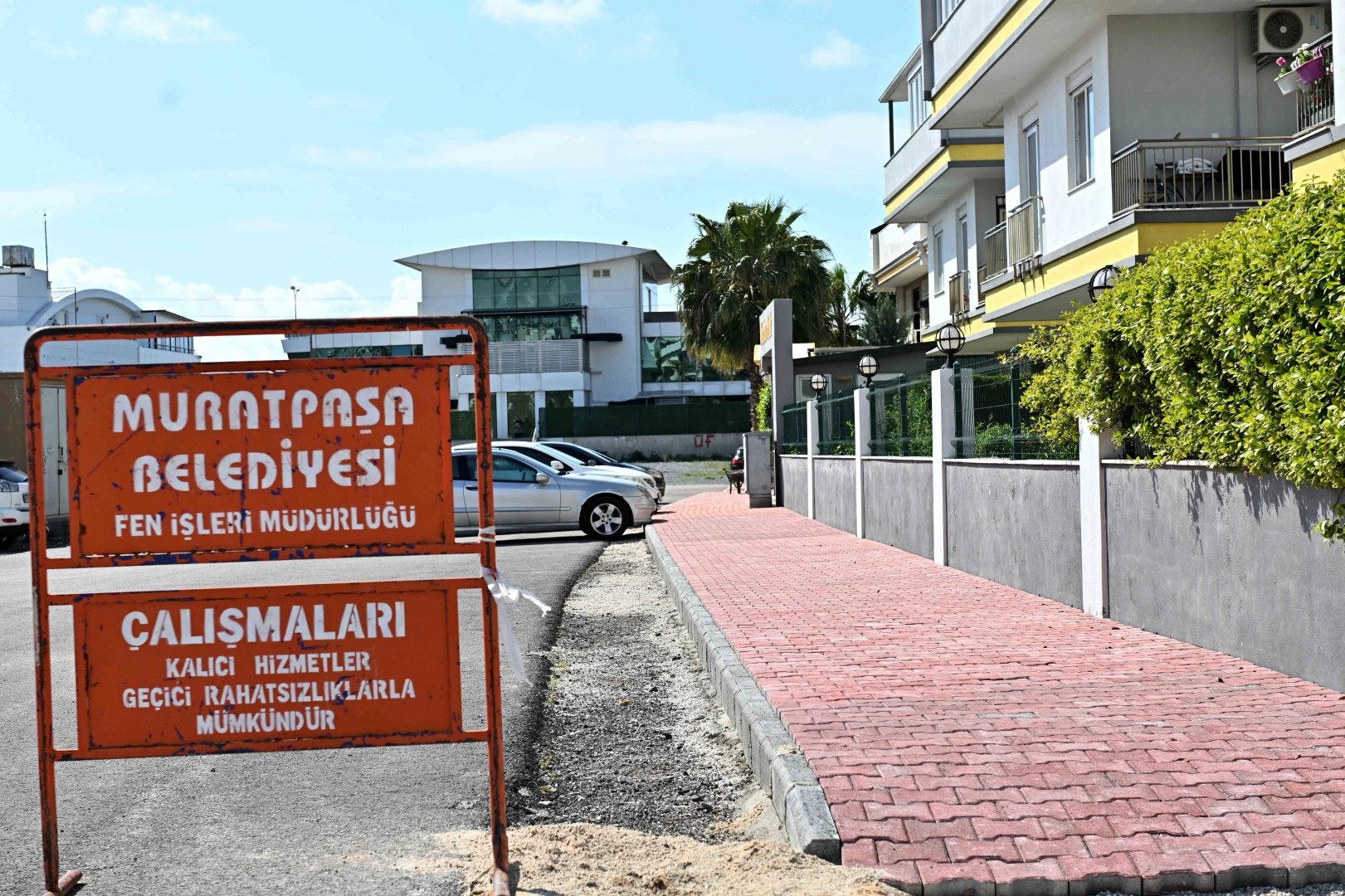 Antalya Muratpaşa'da kaldırım çalışmalarına devam haberi