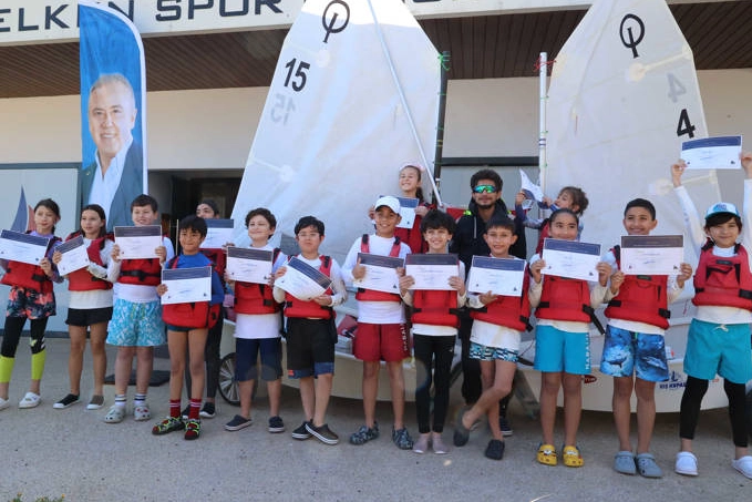Antalya'da miniklerden yelkenciliğe ilk adım haberi