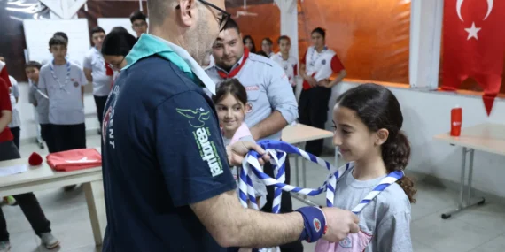 Antalya'da yeni izciler yetiştiriyor