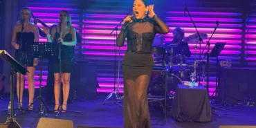 Aşkın Nur Yengi sevenleriyle buluştu haberi