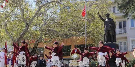 Atatürk’ün Burhaniye’ye gelişinin 91. yıl dönümü törenle kutlandı haberi