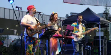 Ateş gösterisi izleyenleri büyüledi haberi