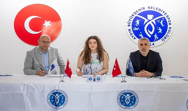 Azra Kaya Profesyonel Sözleşme İmzaladı haberi