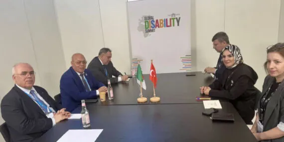 Bakan Göktaş'tan Berlin'de Filistin, Kongo, Gine ve Cezayirli bakanlarla ikili görüşme haberi