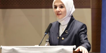 Bakan Göktaş'tan, Fransa'daki Türk aileye başsağlığı telefonu haberi