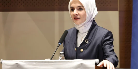 Bakan Göktaş'tan, Fransa'daki Türk aileye başsağlığı telefonu haberi