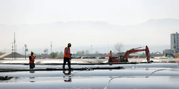 Bakan Kurum: 1,1 milyon metreküp dip çamuru deniz suyundan ayrıştırıldı haberi