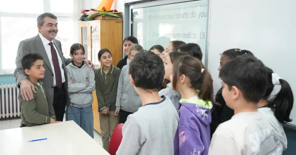 Bakan Tekin'den Çorum güzergahında 'çat kapı' ziyaretler haberi