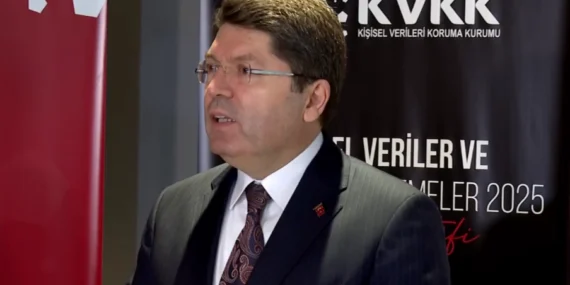 Bakan Tunç'tan 'çıplak arama' iddialarına yanıt haberi