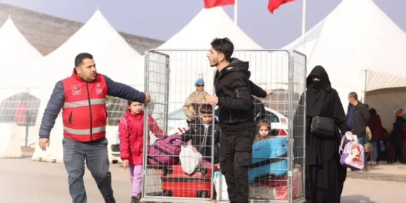 Bakan Yerlikaya: 175 bin Suriyeli ülkesine gönüllü ve güvenli döndü haberi