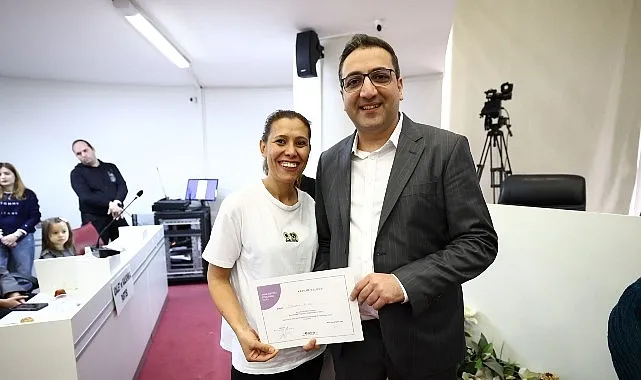 Balçova’da kursiyer annelere sertifika haberi