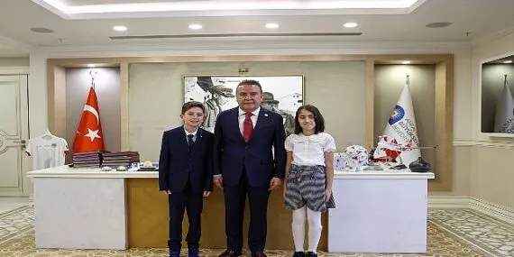 Başkan Böcek makamını çocuk başkana devreti haberi