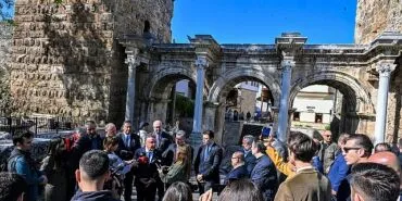 Başkan Böcek sektör temsilcileriyle Kaleiçi’nde haberi