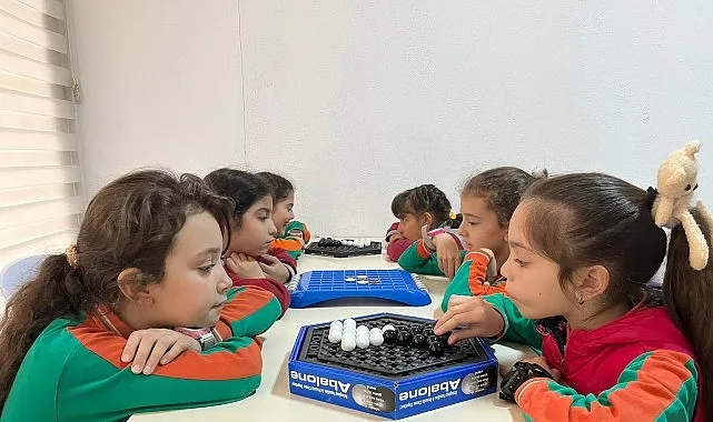Başkan Çerçioğlu’nun Aydınlı Çocuklar İçin Başlattığı Satranç ve Akıl Oyunları Eğitimleri Devam Ediyor haberi