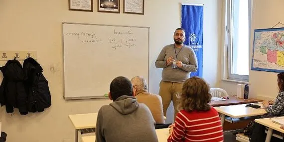 Başkan Çerçioğlu’nun Çalışmaları ile Her Yaştan Aydınlı İngilizce Öğreniyor haberi