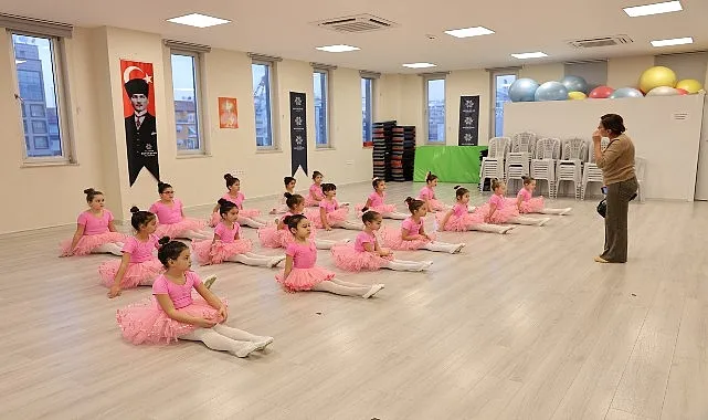 Başkan Çerçioğlu’nun Destekleri ile Aydınlı Minikler Bale Öğreniyor haberi