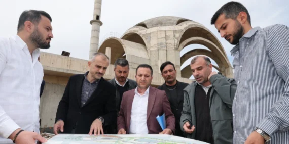 Başkan Çiftçi, kent meydanındaki çalışmaları inceledi haberi