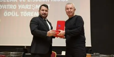 Başkan Çırpanoğlu’ndan tiyatrocu öğrencilere destek haberi