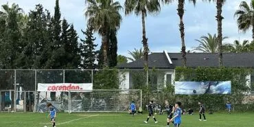 Başkan Topaloğlu’ndan geleceğin futbolcularına ziyaret haberi