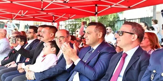 Başkan Yıldız, 23 Nisan Coşkusunu Miniklerle Paylaştı haberi