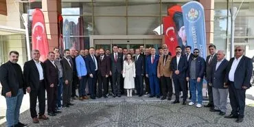 Başkan Zeyrek, Manisa Ağrılılar Derneği üyeleri ile bir araya geldi haberi