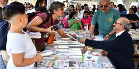 Behiç Ak: Çocuk dostu şehirlerde çocukları özgürleştirmeliyiz haberi