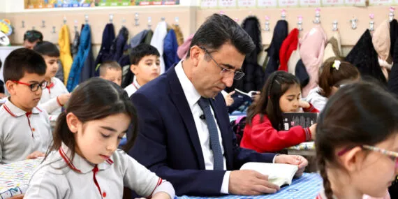 Bielcik ValisiAygöl haftaya okul ziyaretleriyle başladı