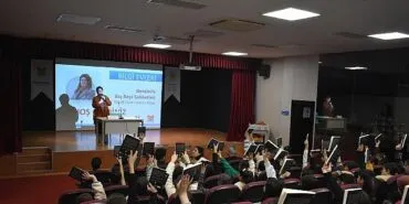 Bilgi Evleri Öğrencilerine Altın Tavsiyeler: “Denemekten vazgeçmeyin ve asla korkmayın!” haberi
