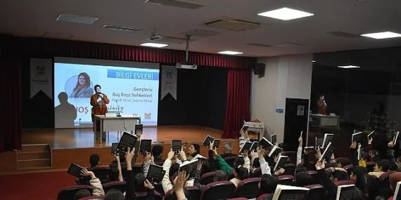 Bilgi Evleri Öğrencilerine Altın Tavsiyeler: “Denemekten vazgeçmeyin ve asla korkmayın!” haberi