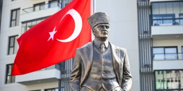 Bornova’da Abide-i Hürriyet Meydanı açıldı haberi