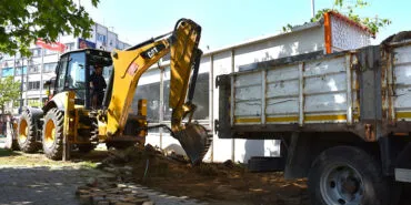 Bursa Gemlik meydanda yaya kaldırımı genişliyor