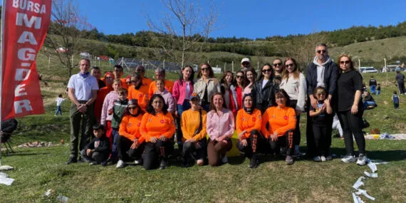 Bursa Gemlik'te uçurtma şenliği coşkuyla gerçekleşti haberi