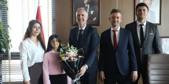 Bursa İnegöl'de küçük Başkandan anlamlı mesaj: “Bu güven gurur verici” haberi