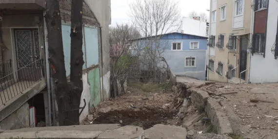 Bursa Osmangazi’de metruk yıkımlar sürüyor haberi