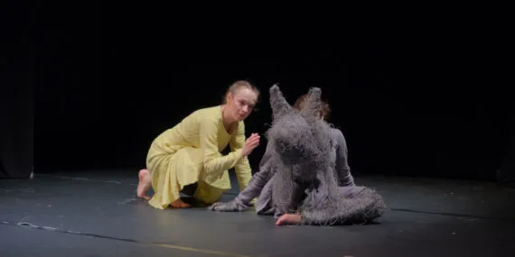 Bursa tiyatro ile gülümsüyor haberi