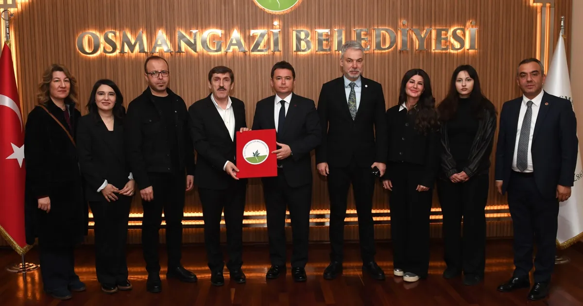 Bursa'da liseliler Osmangazi’deki basket sahalarını güzelleştirecek haberi