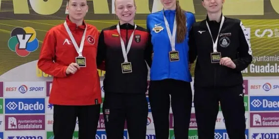 Bursalı karateci Nisanur Çakır'dan gümüş madalya haberi