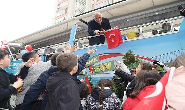 Canik Belediye Başkanı İbrahim Sandıkçı, çocukların bayram sevincine ortak oldu. haberi
